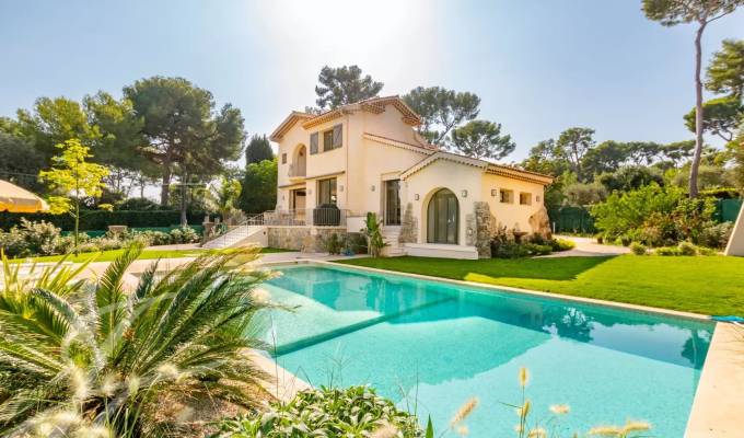 Arrendamento de curta duraçāo Villa Antibes